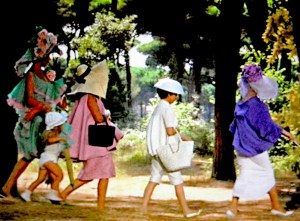 F5-NAOMI_SANDERS-1-Juliet-of-the-Spirits-600x442